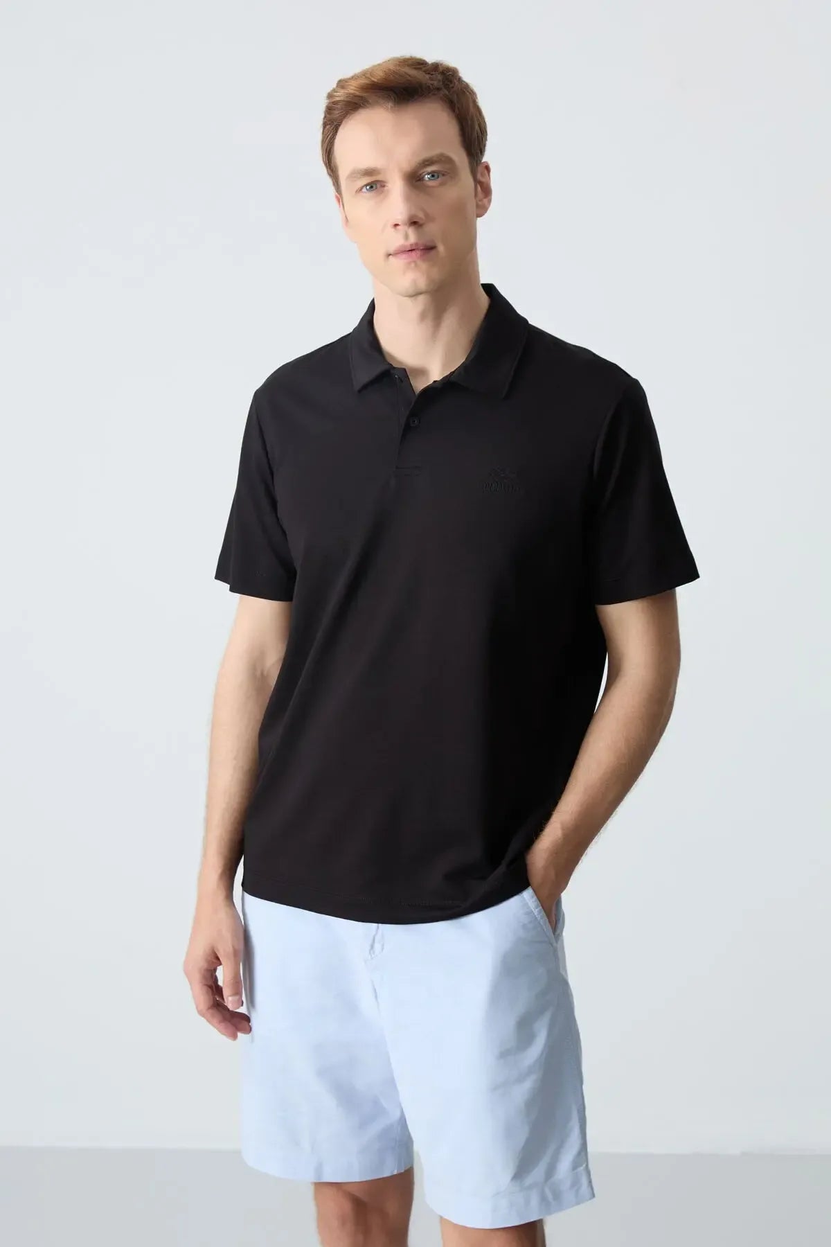 Polo homme en maille avec logo col polo coupe standard- 87748 - Justyol