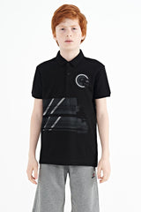 <tc>T-shirt garçon à col polo, coupe standard avec détails imprimés - 11094</tc>