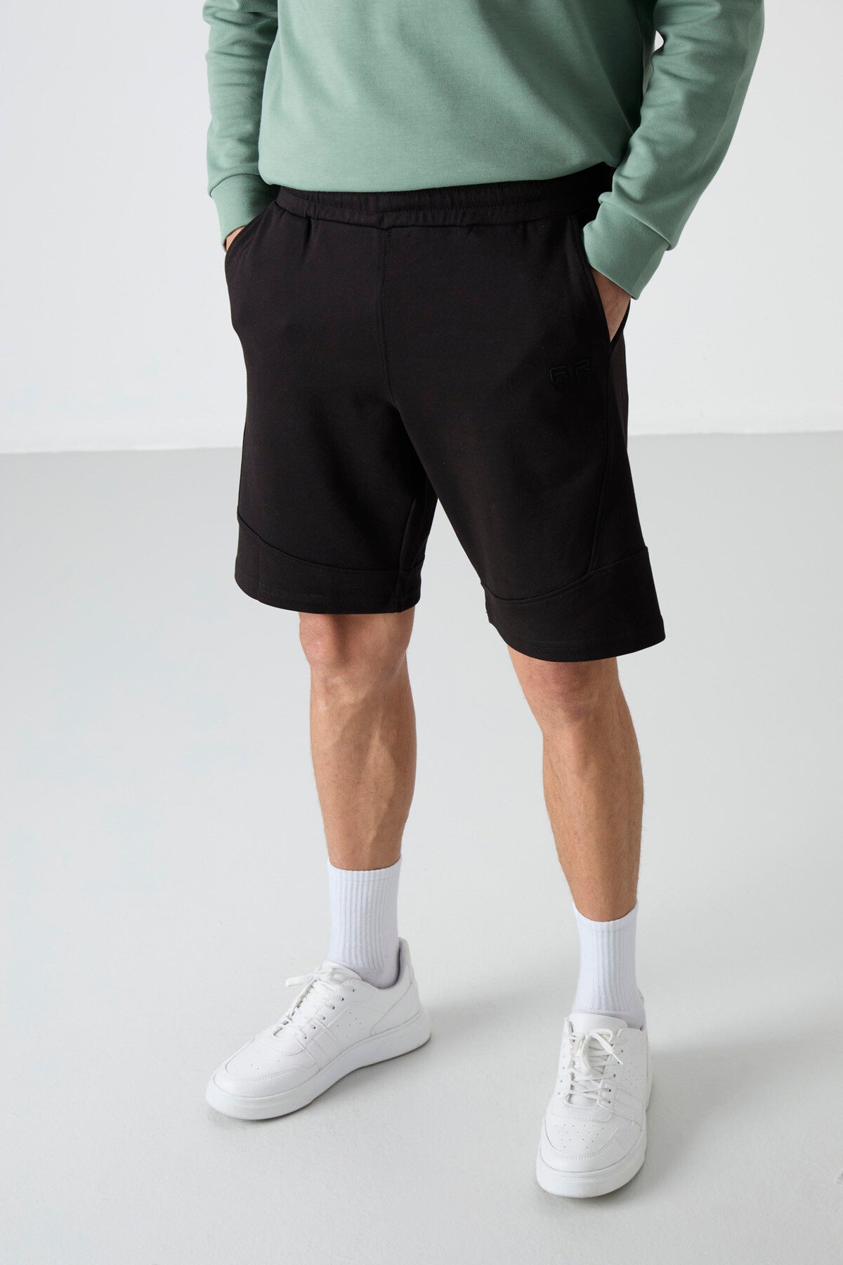 <tc>Short homme Amosbaskili - 81246</tc>