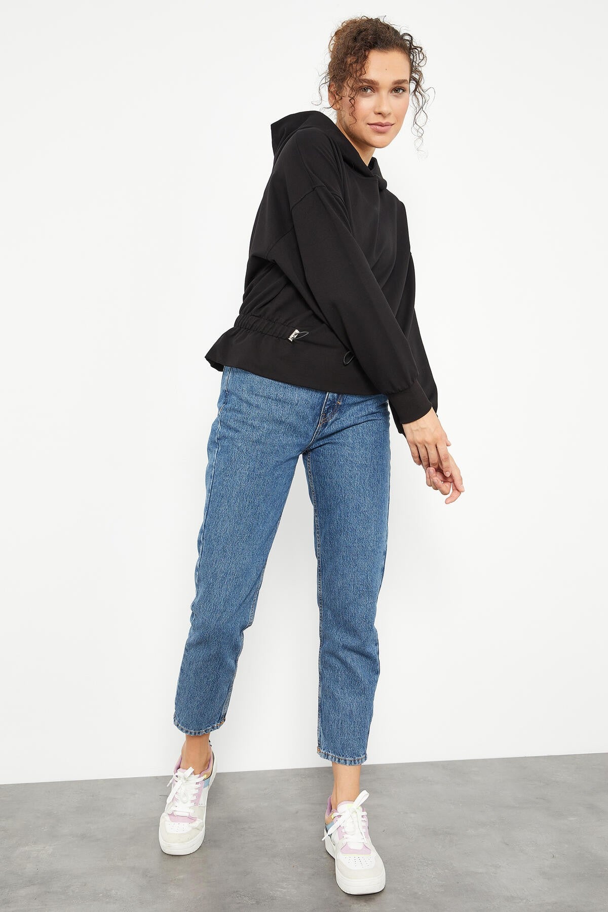 <tc>Sweatshirt femme à capuche avec ceinture froncée, coupe oversize - 97159</tc>