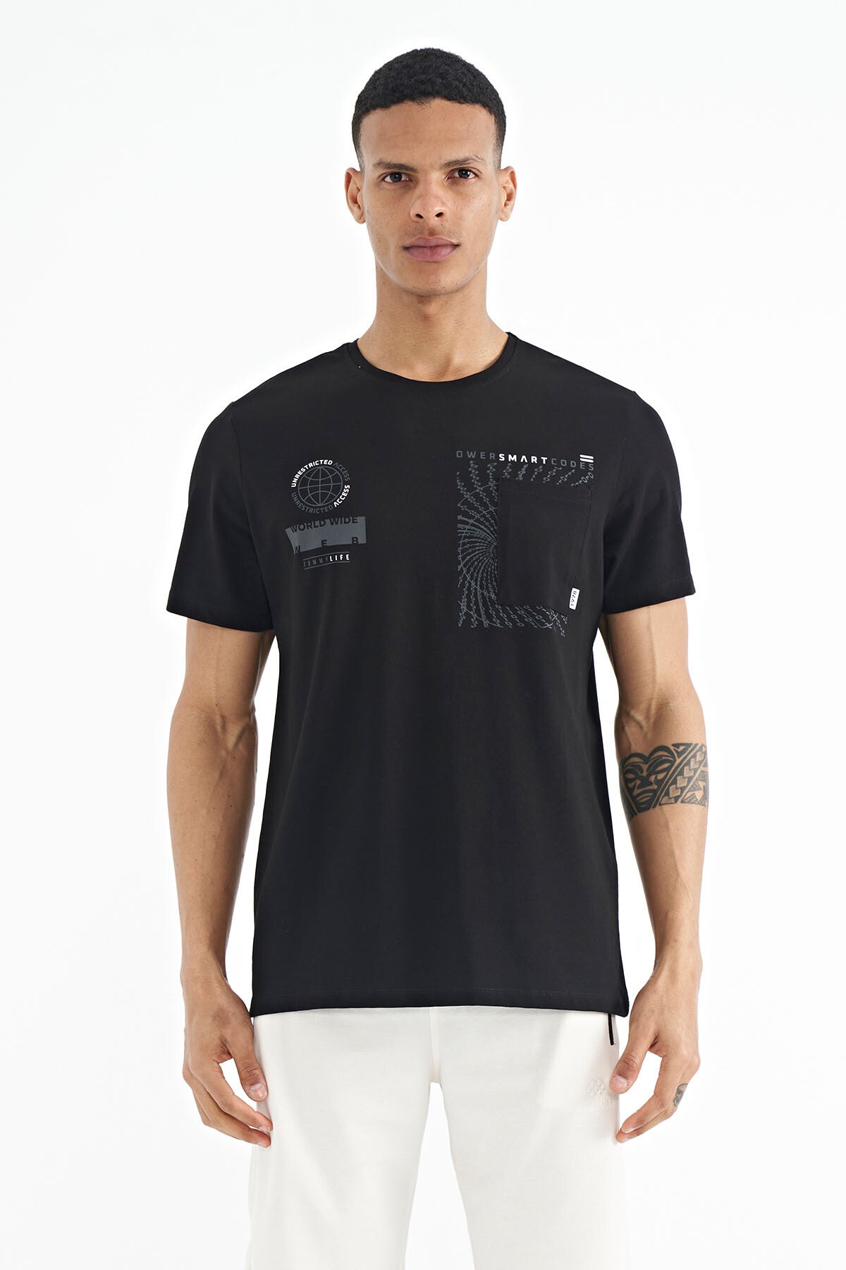 <tc>T-shirt pour homme à col rond, avec détails de poche et imprimé - 88184</tc>