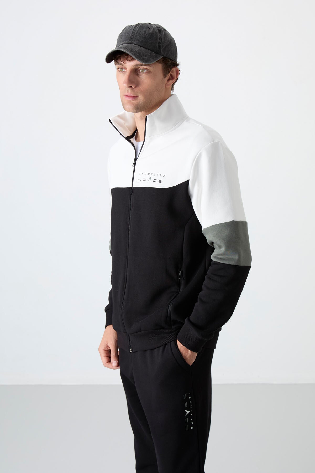 ekru - indigo dik yaka renk geçişli baski detayli standart kalip erkek eşofman takimi - 85186 - Justyol