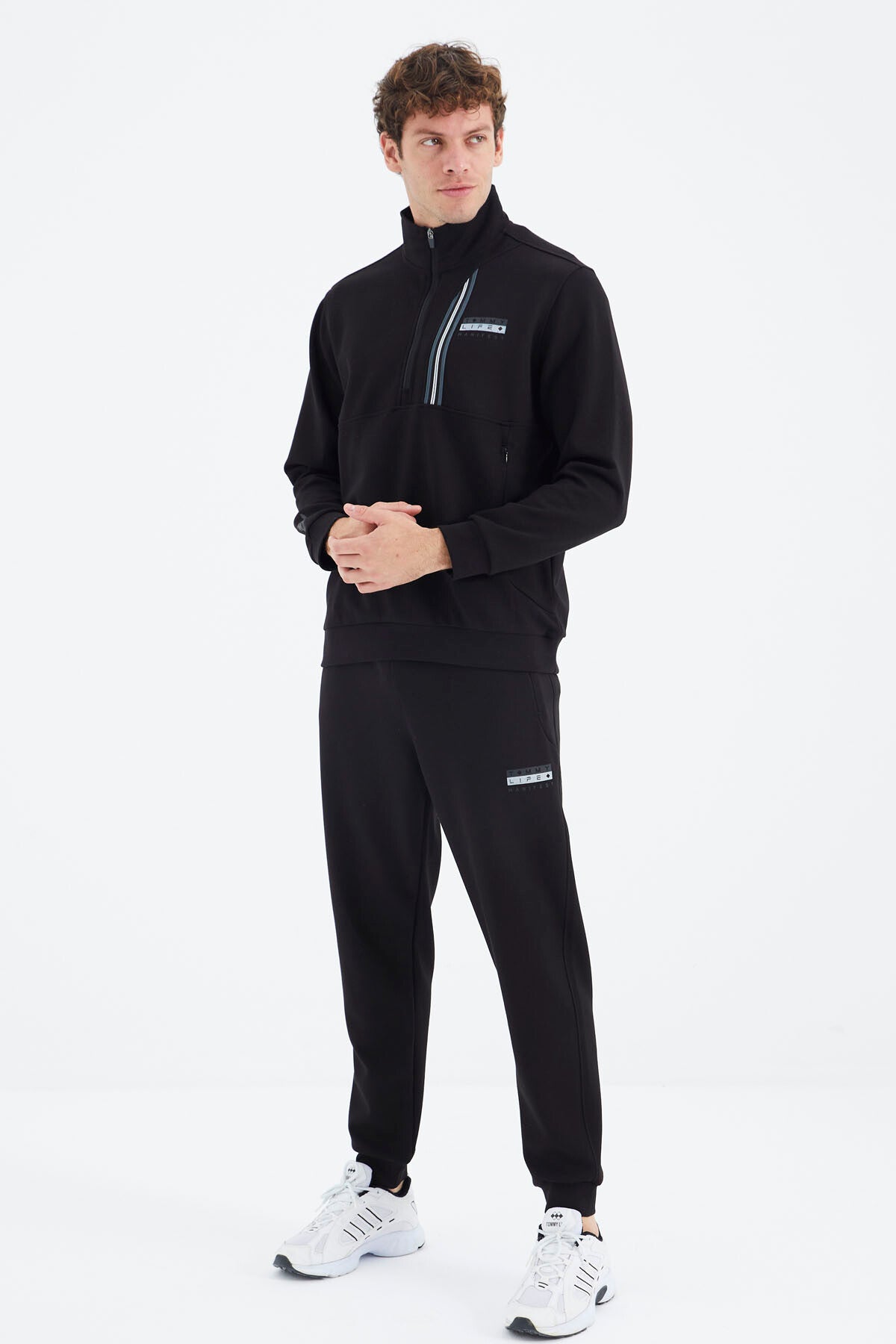 <tc>Ensemble de survêtement pour homme, couleur noire, col montant, demi-fermeture éclair, avec poches cachées et coupe décontractée - 85221</tc>