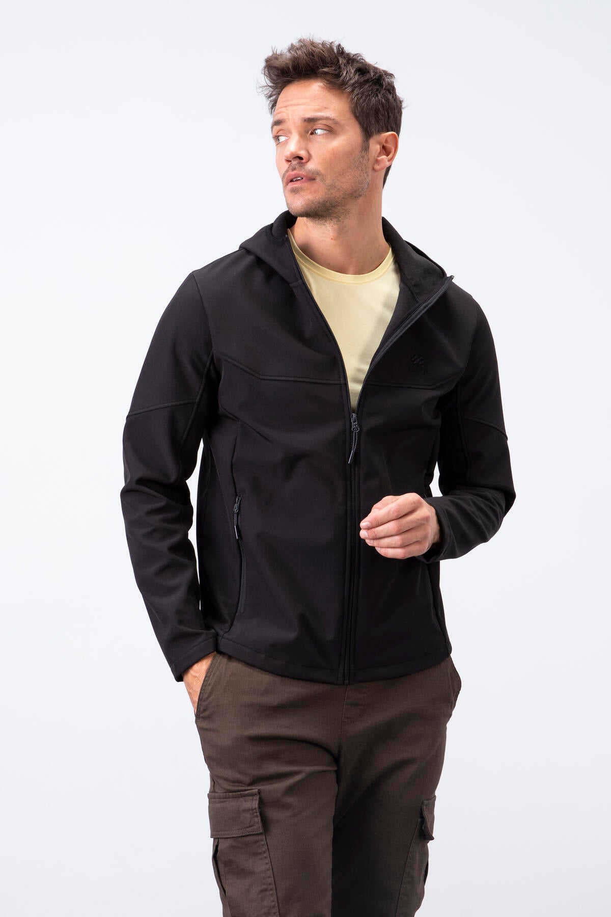 <tc>Veste softshell homme à capuche avec fermeture éclair, résistante à l'eau et au vent - 88051</tc>