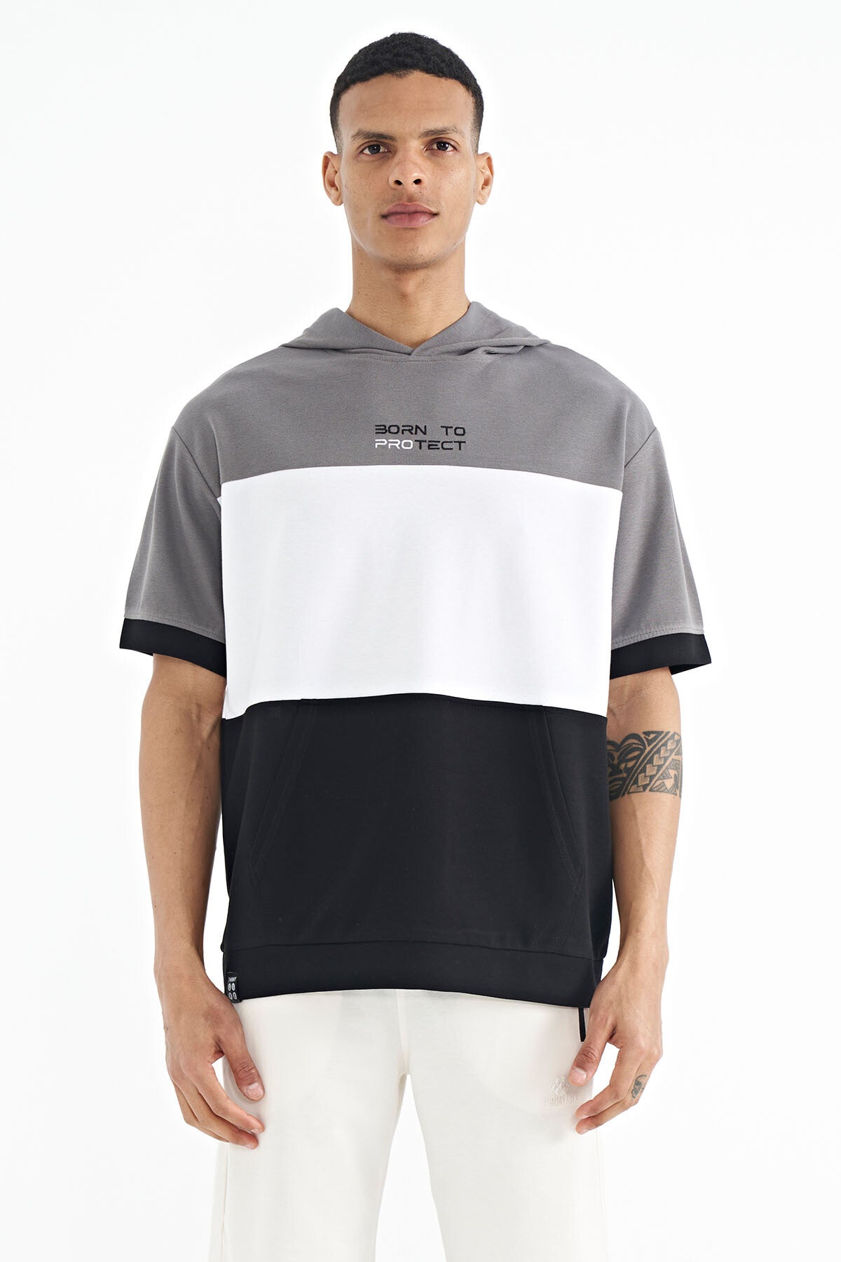 <tc>T-shirt oversize pour homme avec capuche, détails d'imprimé - 88191</tc>