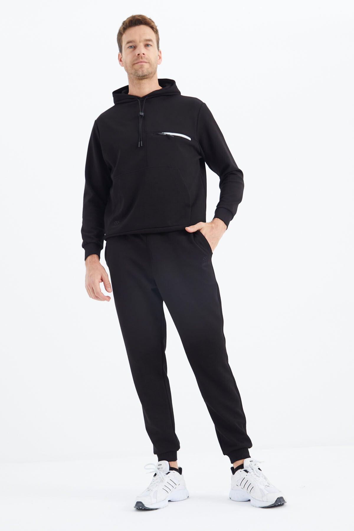 <tc>ensemble de survêtement pour homme avec capuche noire - 85223</tc>