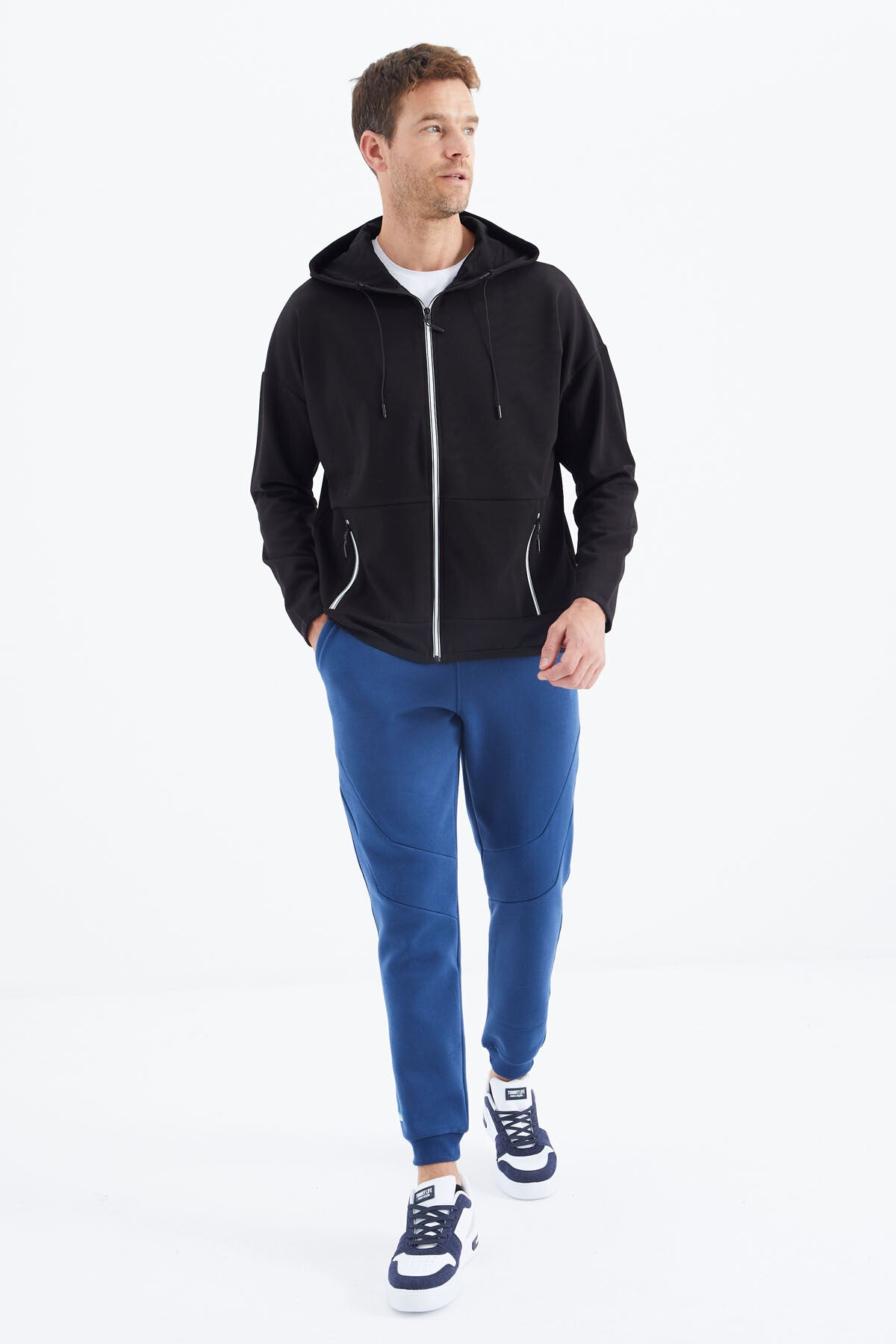 <tc>Sweatshirt homme à capuche avec poches cachées - 88288</tc>