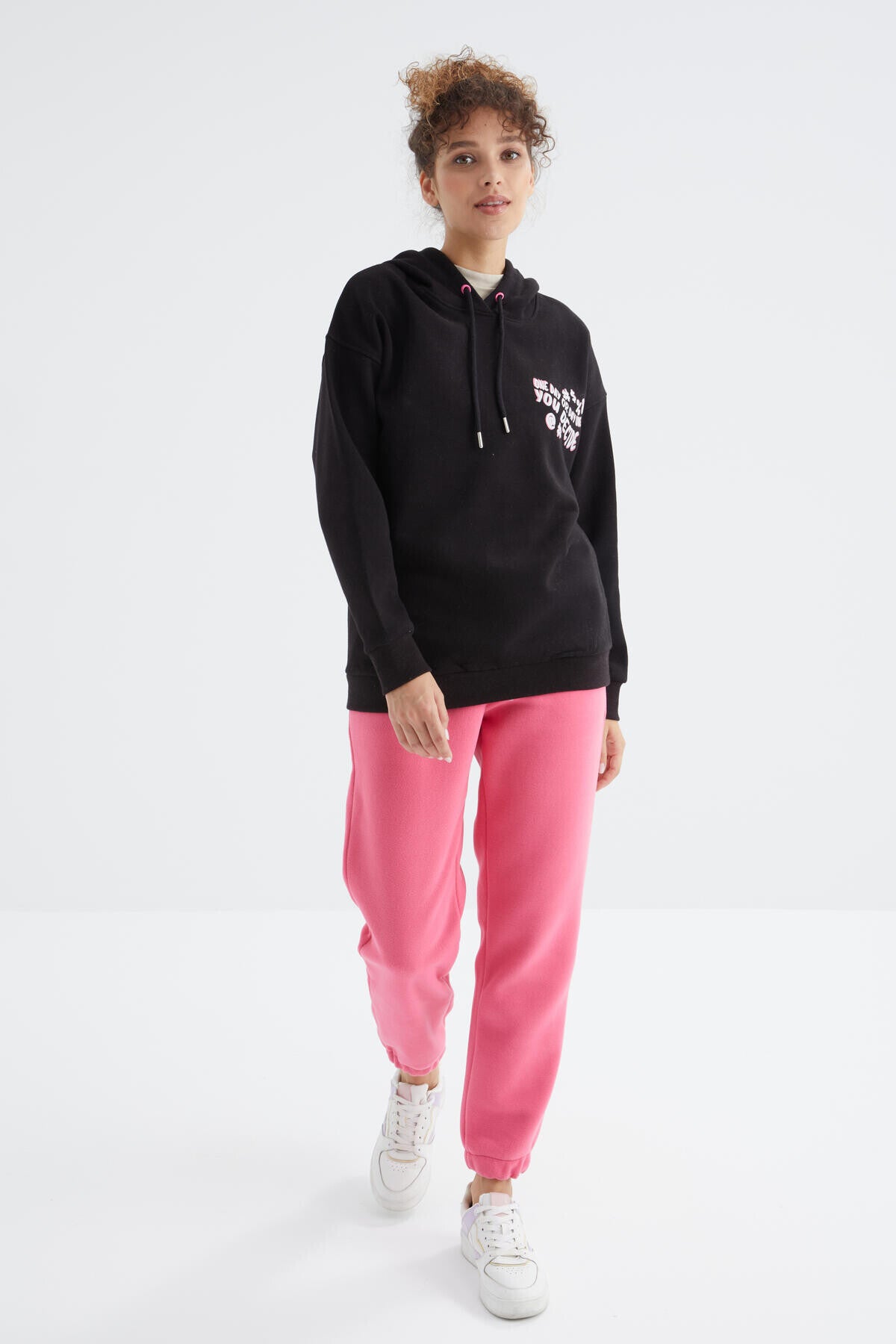 <tc>Sweatshirt oversize pour femme avec capuche et imprimé au dos - 97249</tc>