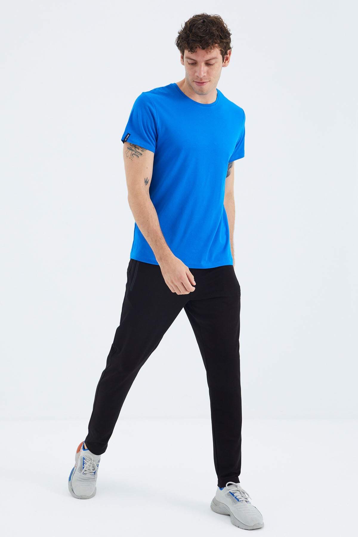 <tc>Pantalon de jogging pour homme à jambes fuselées Victor - 84911</tc>