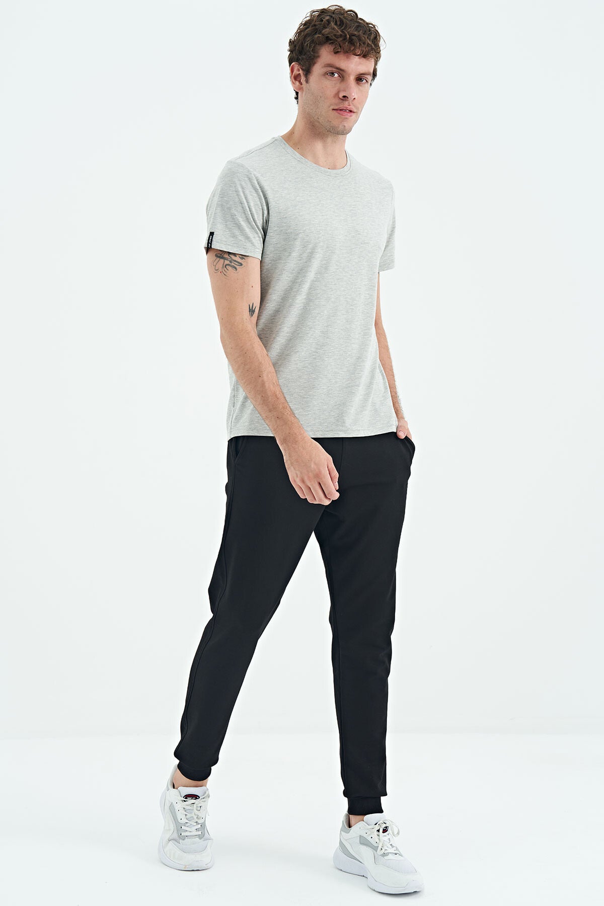 <tc>Pantalon de jogging pour homme Alvin - 84908</tc>