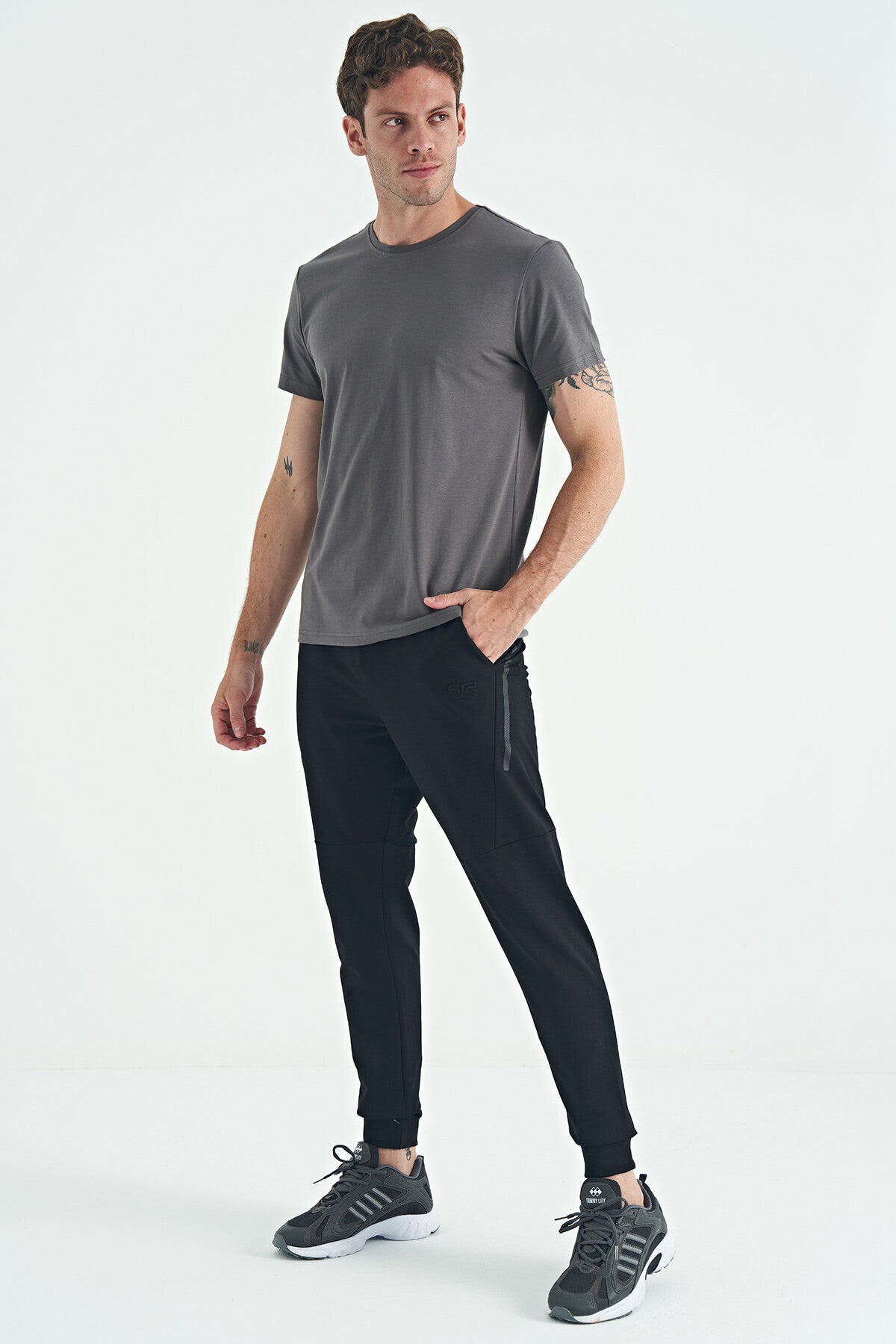 <tc>Pantalon de survêtement homme Nigel coupe standard - 84916</tc>