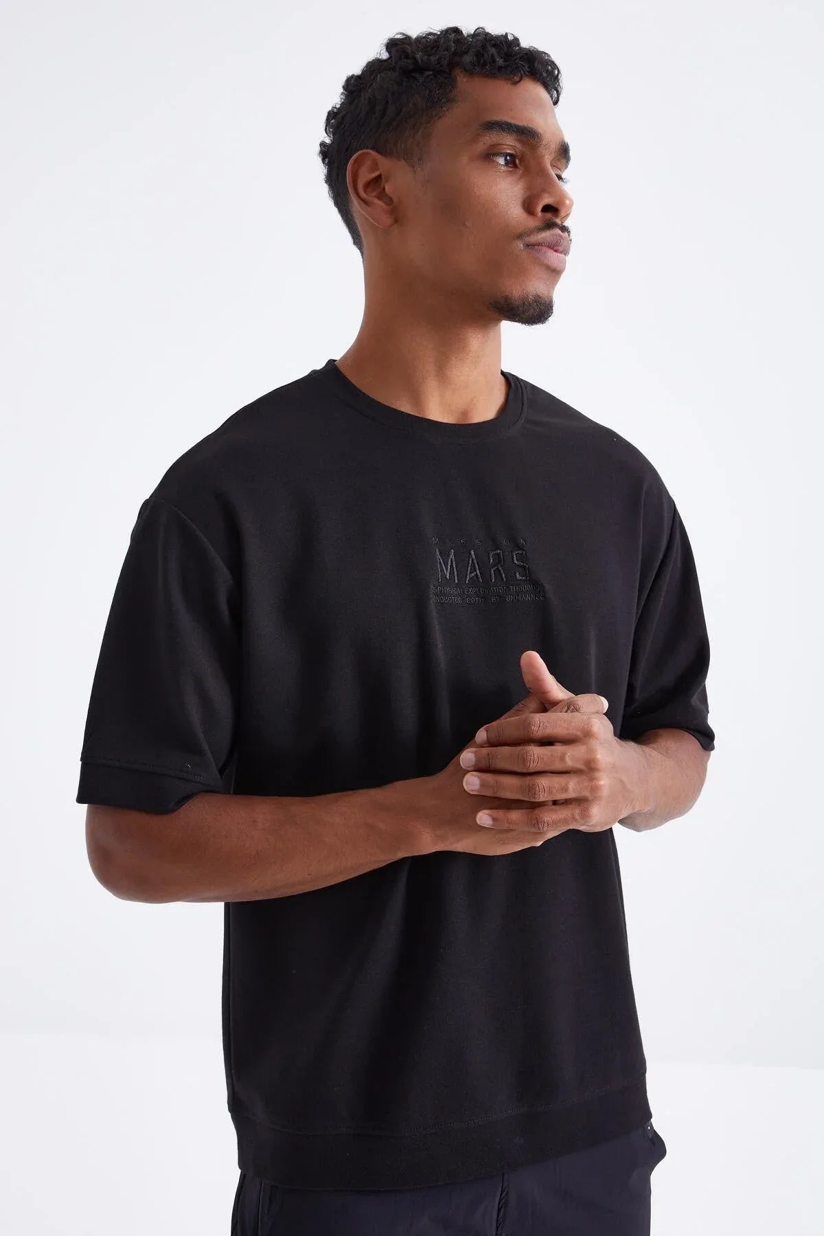 t‑shirt oversize homme col rond broderie Mars- 88104 - Justyol