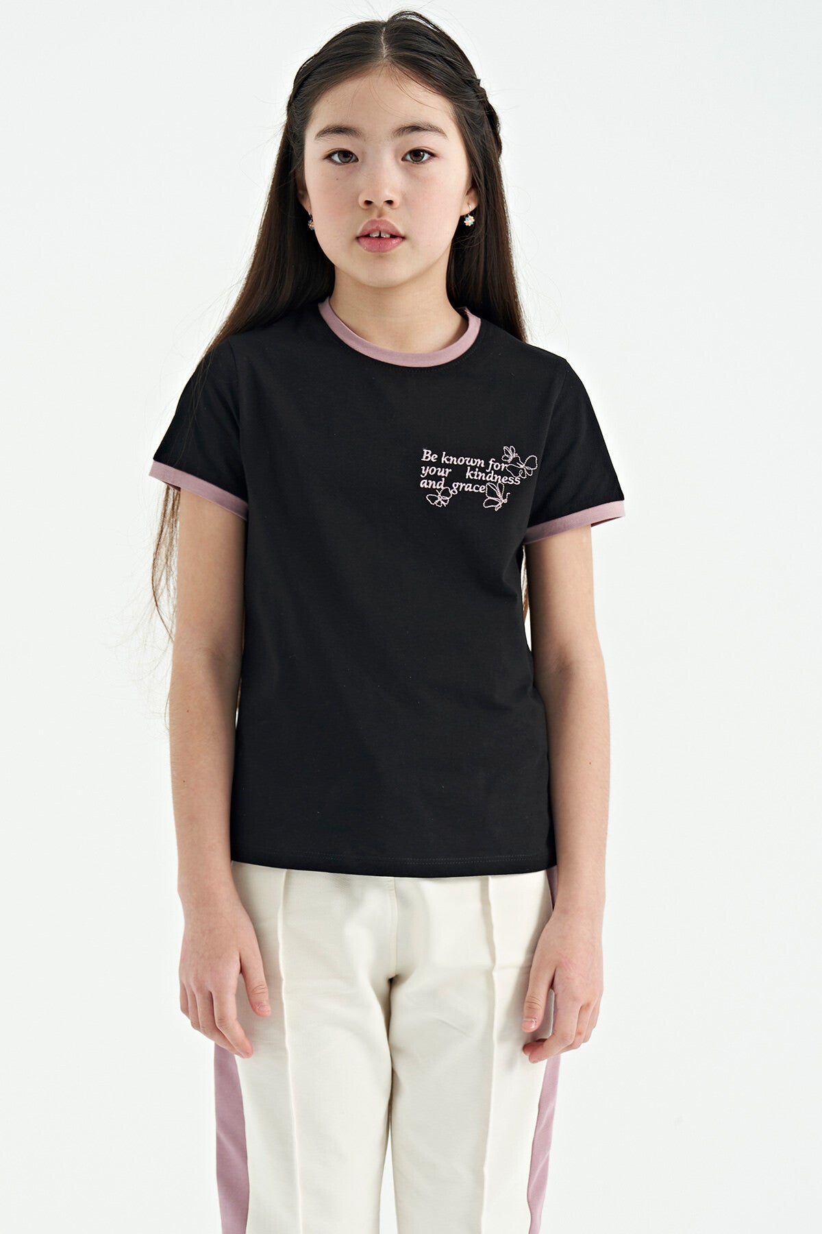 <tc>T-shirt fille à col rond, coupe décontractée, manches courtes, avec impression minimaliste - 75110</tc>