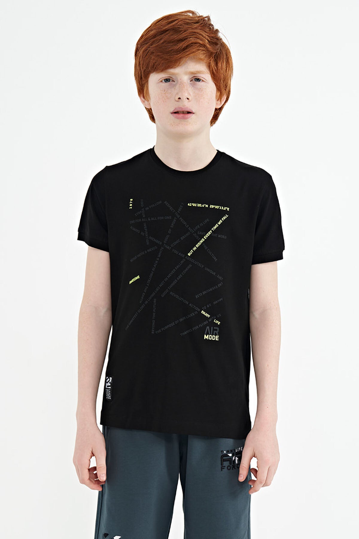 <tc>T-shirt pour garçon à col rond, coupe standard, avec imprimé de texte minimaliste - 11132</tc>