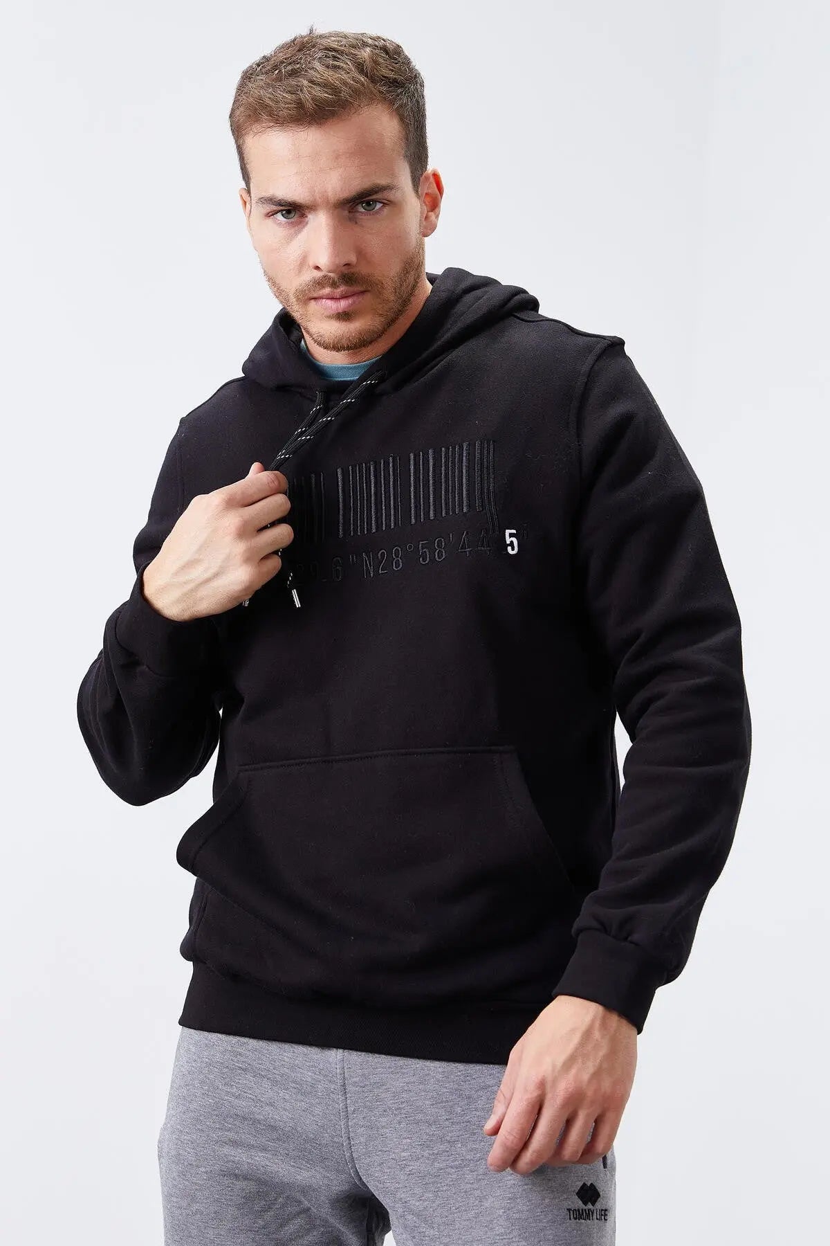 nakişli kanguru cep standart kalip kapüşonlu erkek sweatshirt - 87839 - Justyol