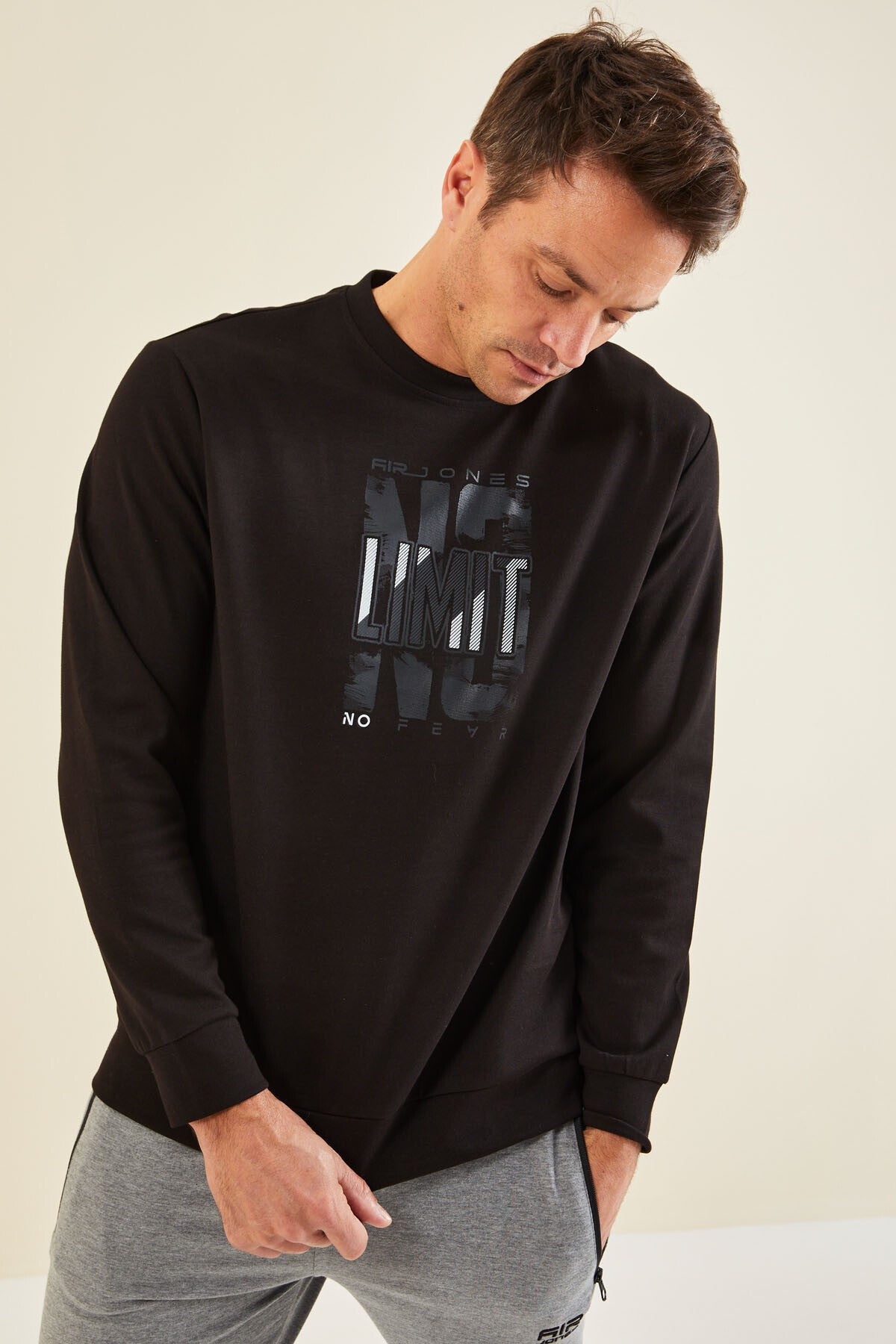 <tc>Sweatshirt homme à col Lindono - 88130</tc>