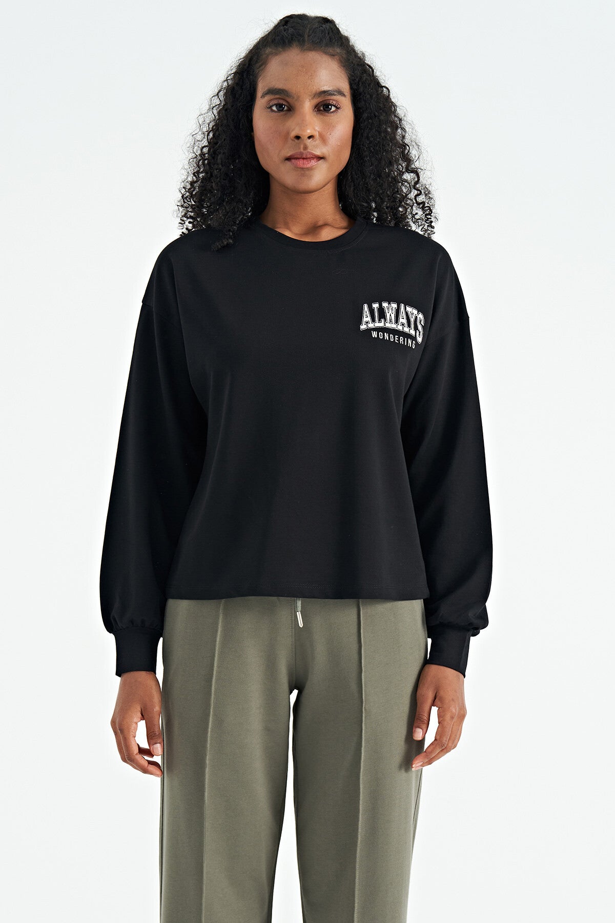 o yaka nakiş detayli crop basic kadin sweatshirt - 02116