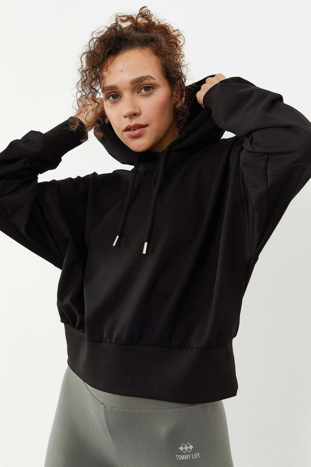 <tc>Sweatshirt femme à manches ballon avec détails froncés aux épaules, coupe décontractée - 97166</tc>