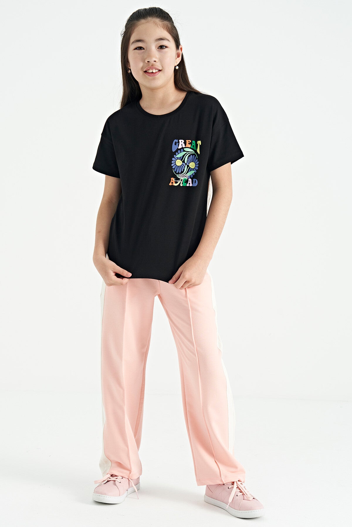 <tc>T-shirt fille oversize à manches courtes avec impression multicolore devant et derrière - 75117</tc>