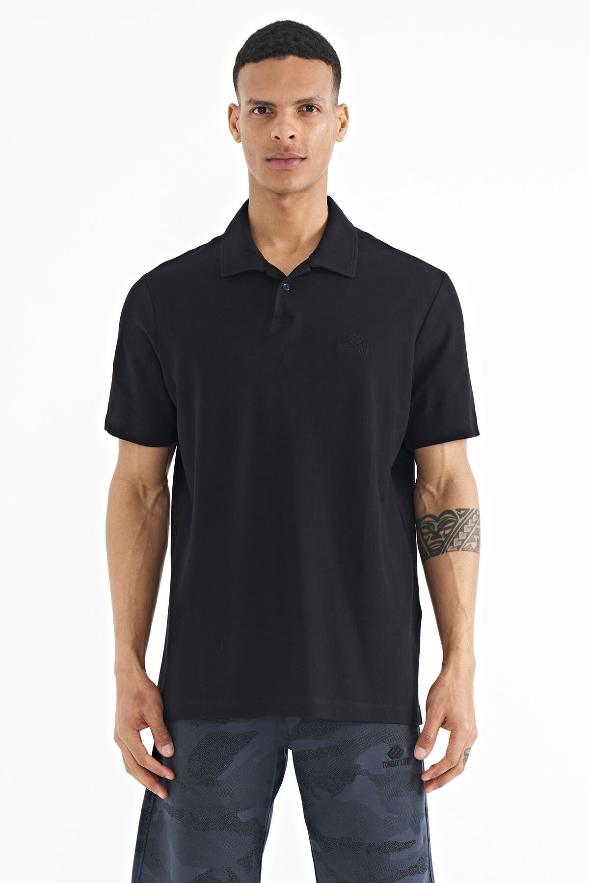 <tc>T-shirt pour homme à col polo, coupe standard, avec broderie de logo - 88237</tc>