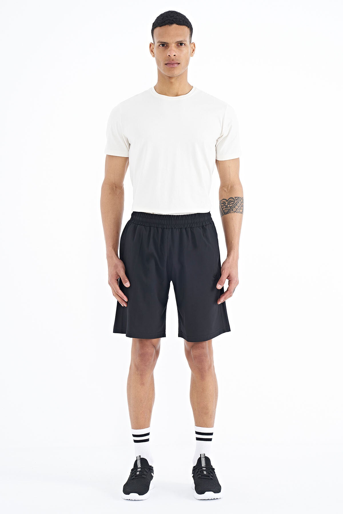 <tc>Short pour homme avec poches latérales et taille élastiquée - 81238</tc>