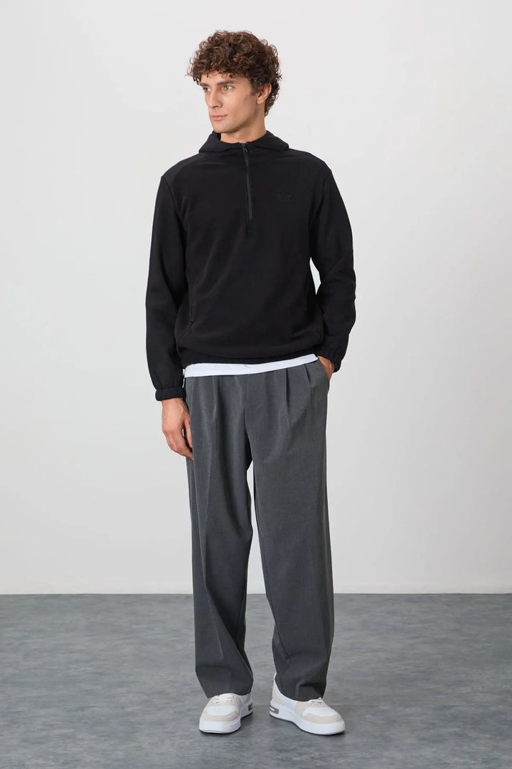 Sweatshirt pour homme en polaire à capuche, coupe standard, avec demi-zip et bloc de couleurs - 88300