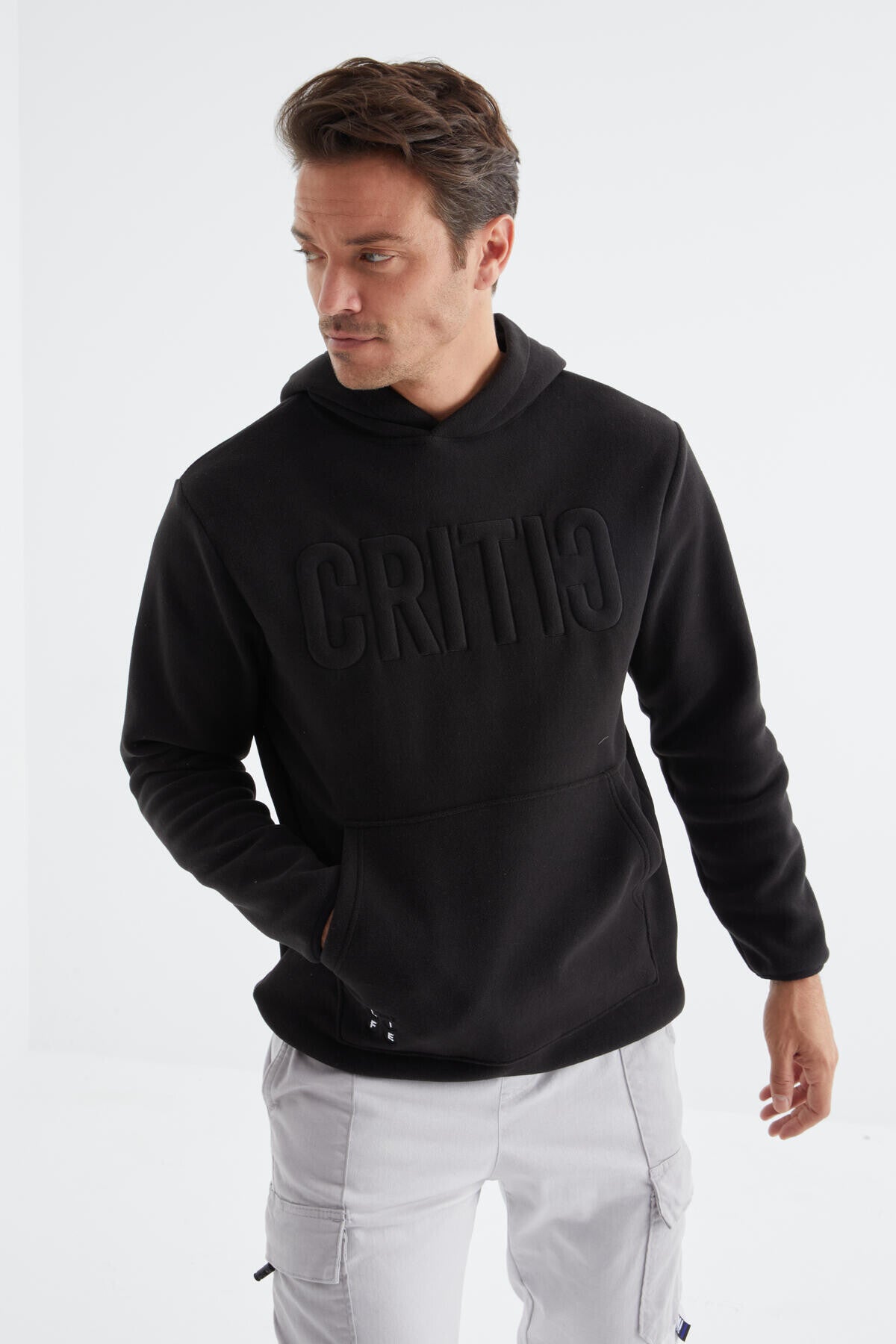 yazi nakişli kanguru cepli kapüşonlu standart kalip erkek polar sweatshirt - 88156