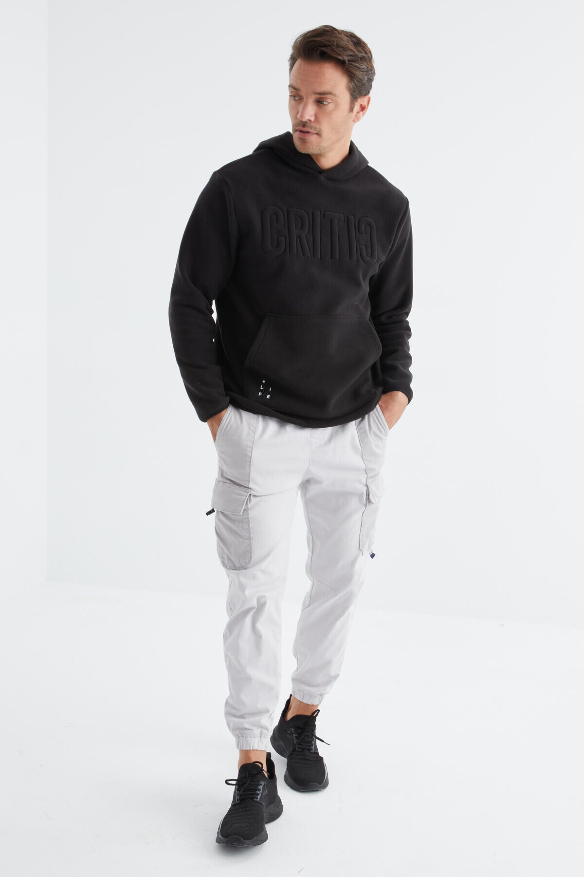 yazi nakişli kanguru cepli kapüşonlu standart kalip erkek polar sweatshirt - 88156 - Justyol