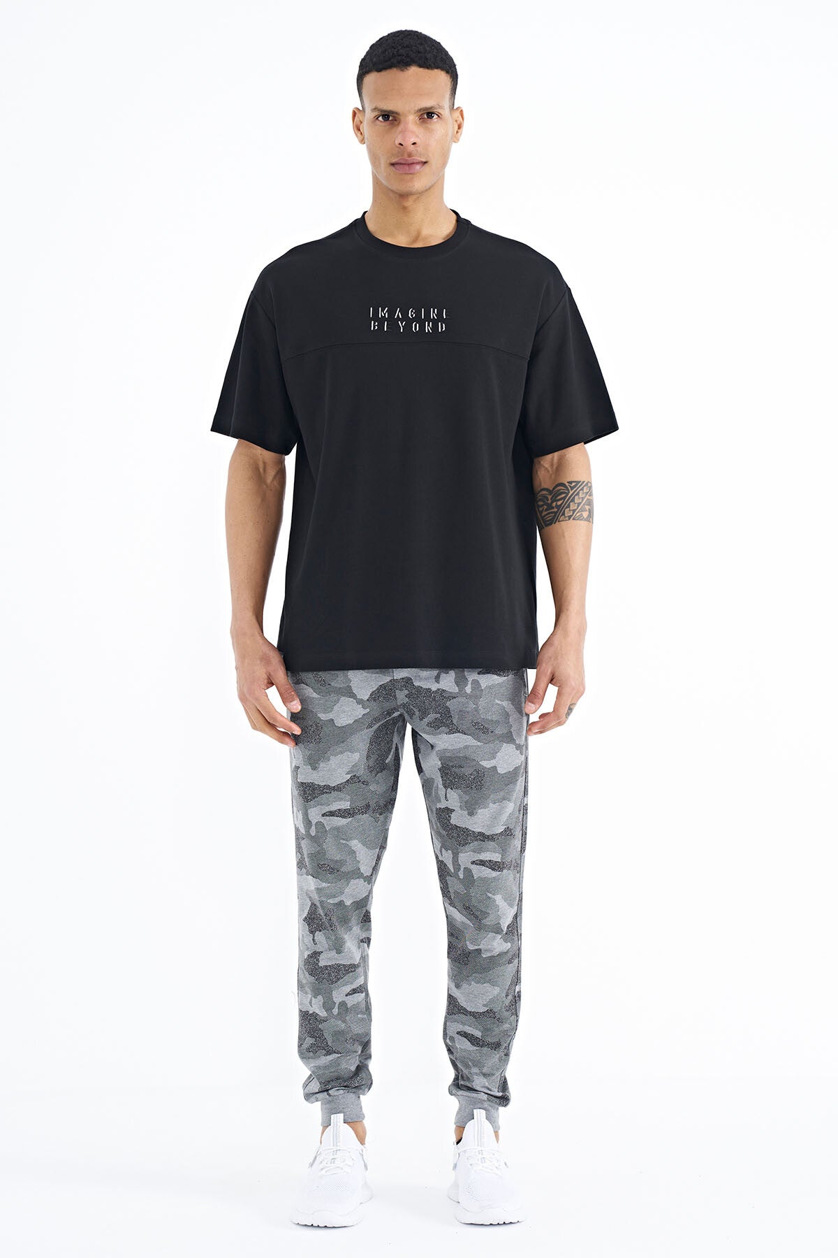 <tc>T-shirt oversize pour homme à col rond, avec broderie de texte - 88178</tc>