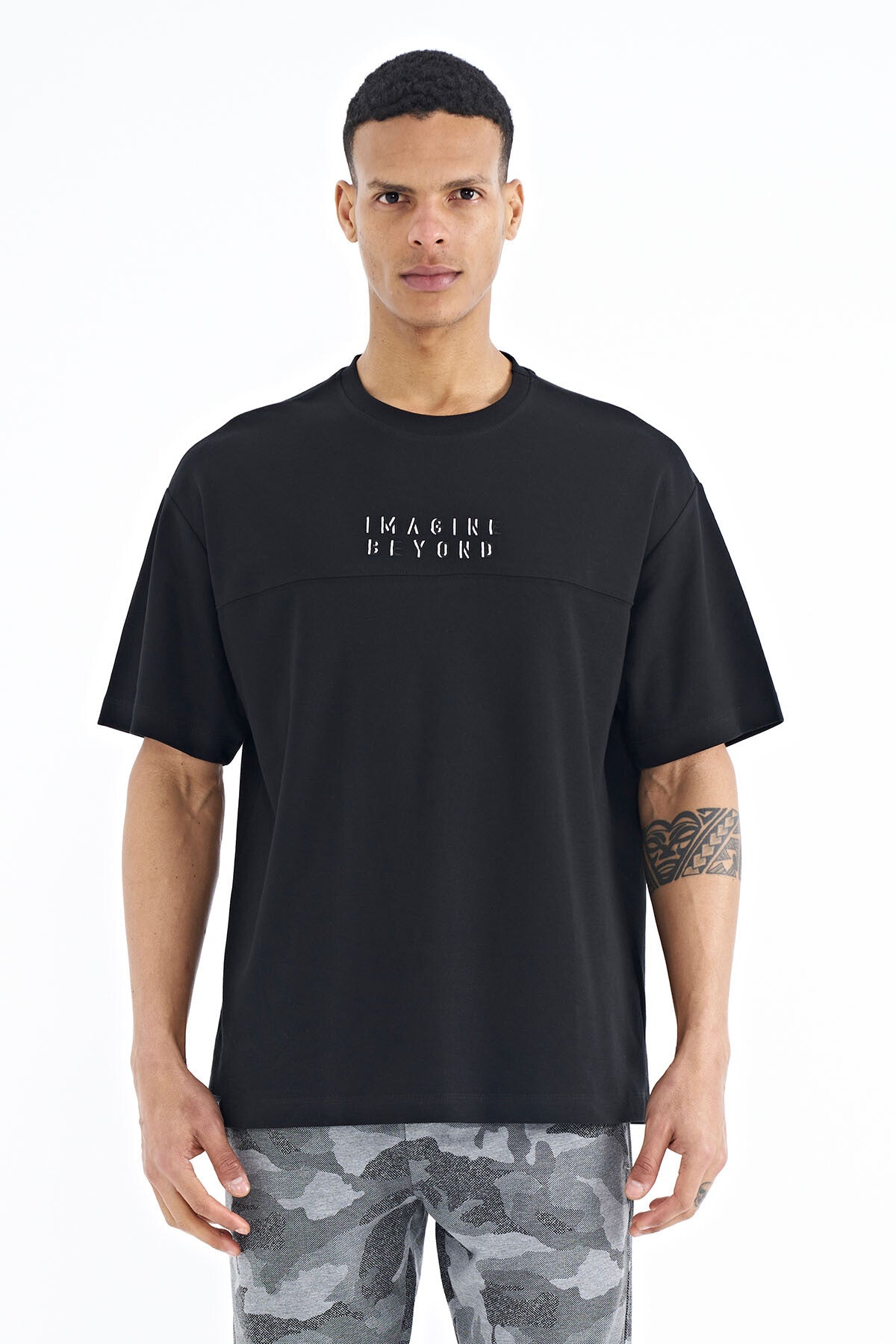 <tc>T-shirt oversize pour homme à col rond, avec broderie de texte - 88178</tc>