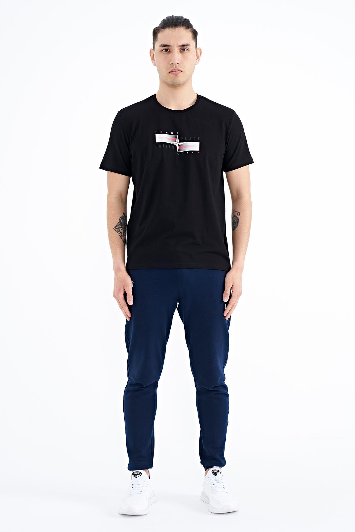 <tc>T-shirt pour homme à coupe standard avec impression graphique et écriture - 88215</tc>