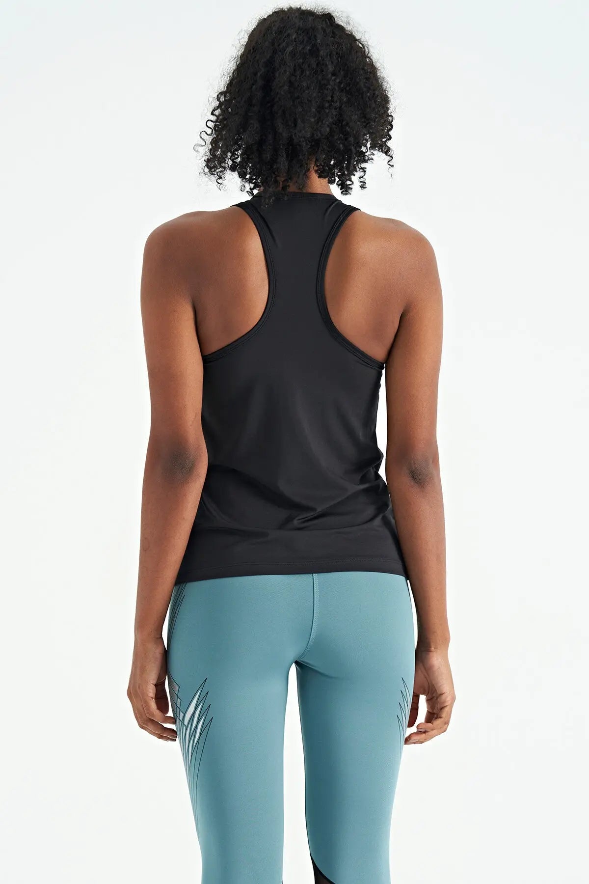 yirtmaç detayli o yaka sifir kollu standart kalip kadin spor atlet - 97256 - Justyol