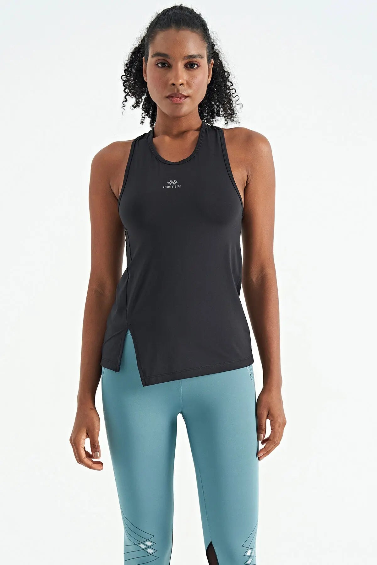 yirtmaç detayli o yaka sifir kollu standart kalip kadin spor atlet - 97256 - Justyol