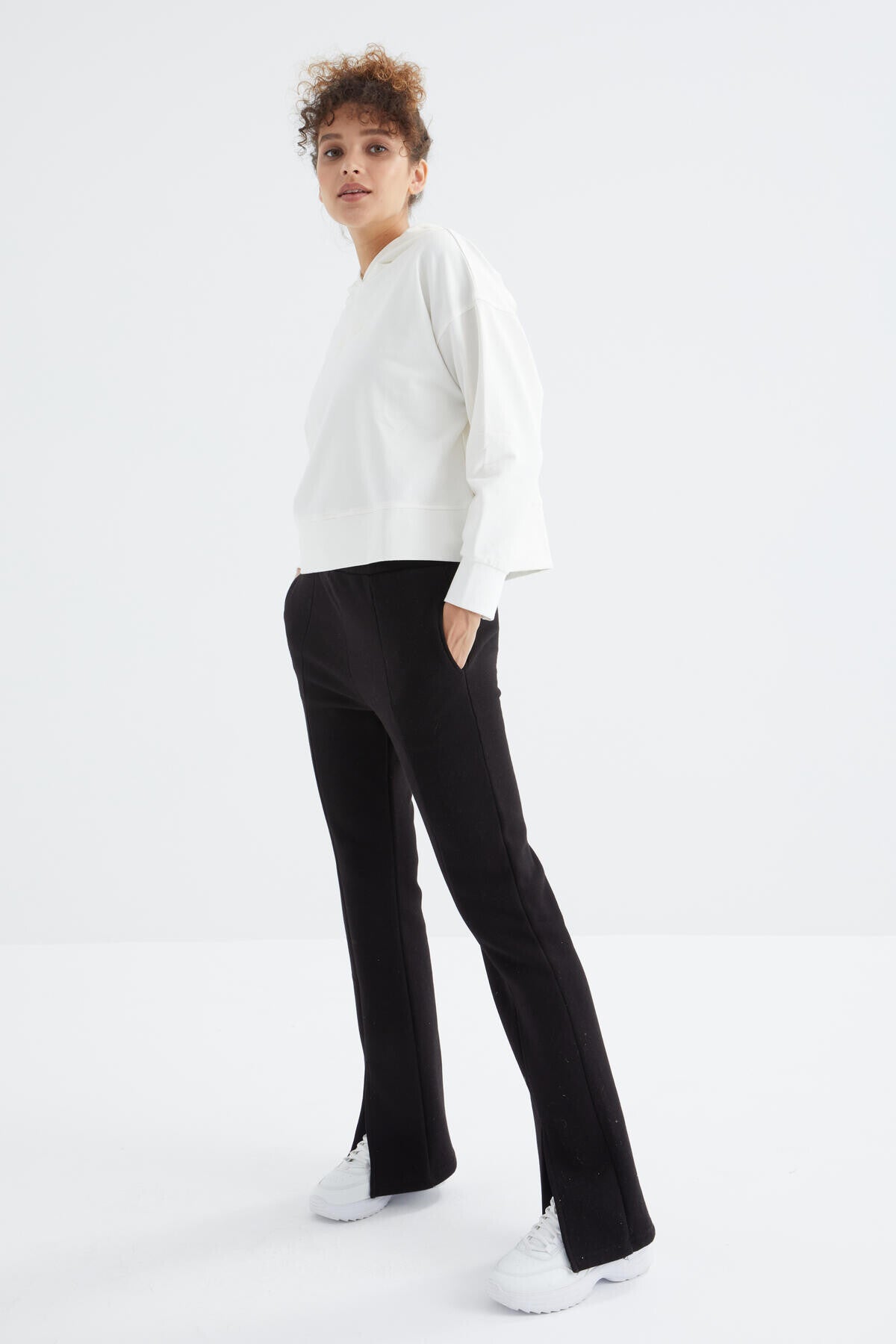 <tc>Pantalon de survêtement pour femme, taille haute, avec fentes avant, poches latérales et coupe confortable - 94625</tc>