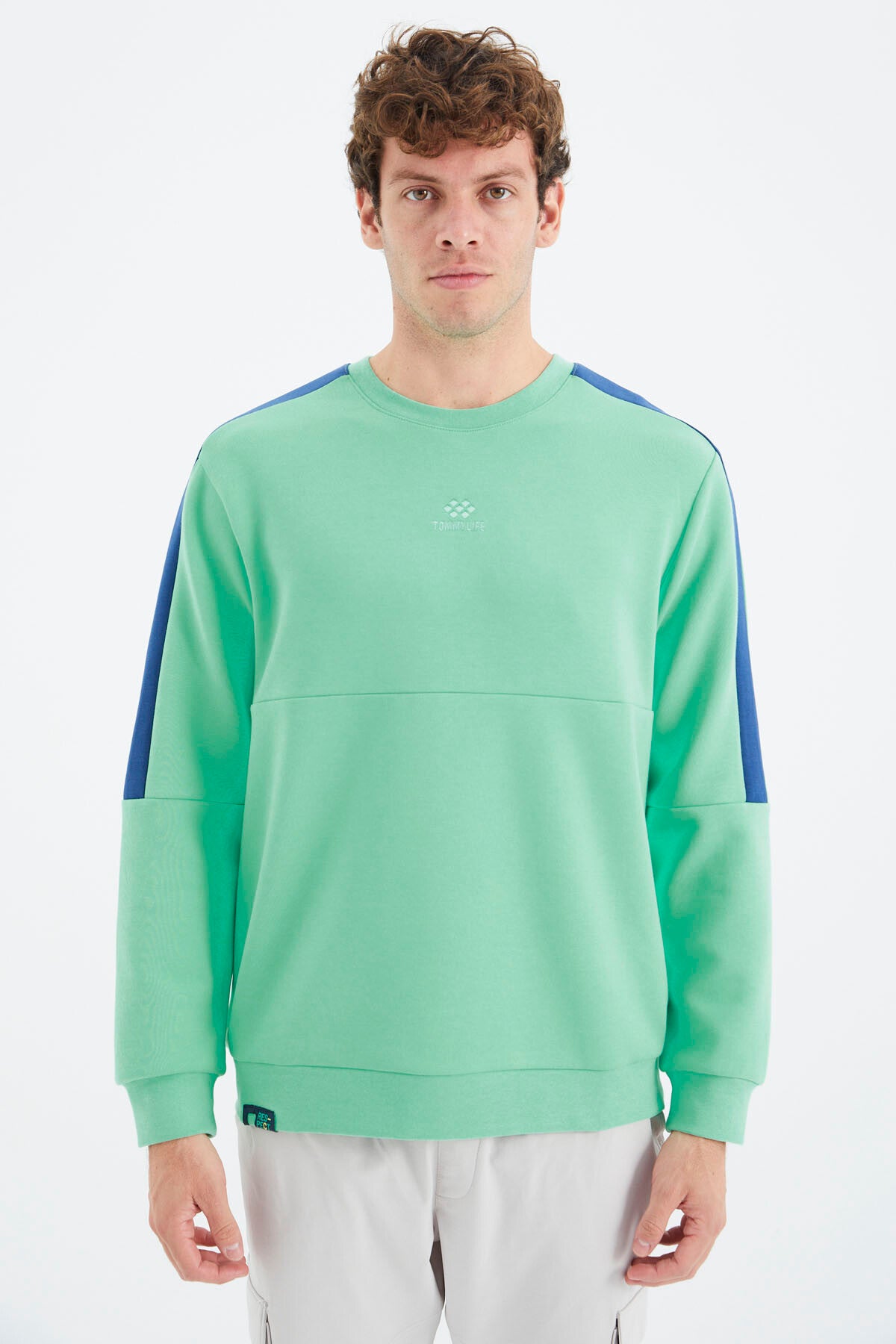 <tc>Sweatshirt pour homme à col rond, avec détails de bandes aux épaules et coupe décontractée - 88297</tc>