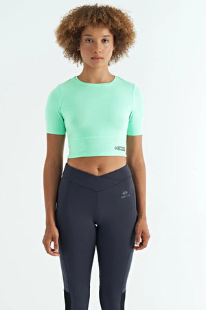 sirt dekolteli standart kalip o yaka kadin crop t-shirt - 97265 - Justyol