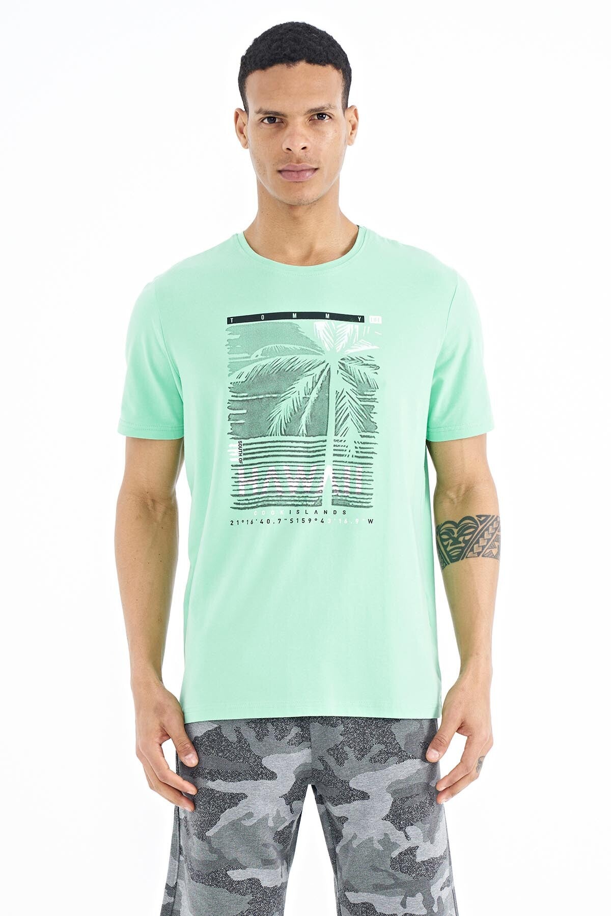 <tc>T-shirt pour homme à col rond, à coupe standard, avec impression de slogan - 88190</tc>