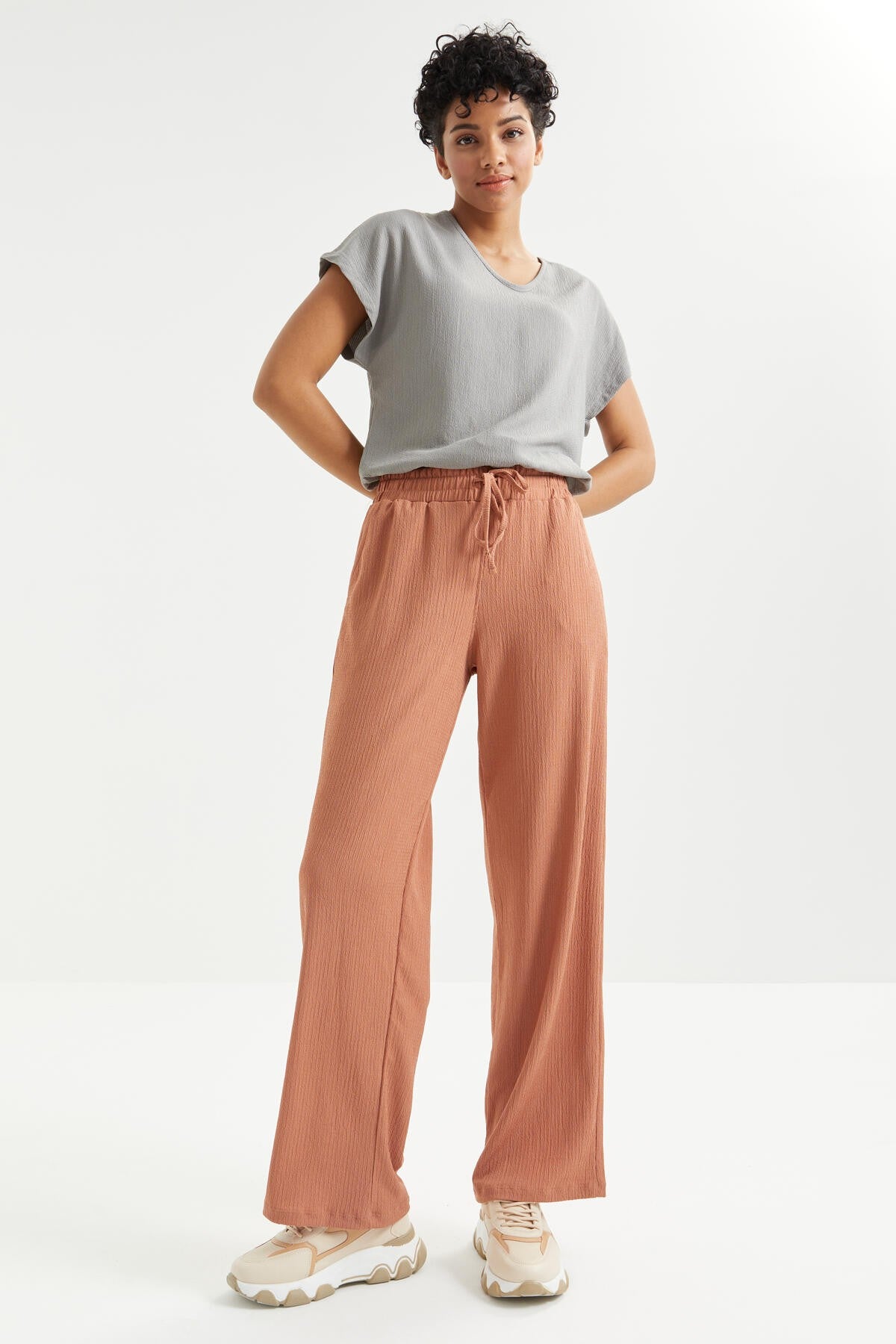 <tc>pantalon de jogging femme en tissu froncé avec taille élastique et cordon de serrage, coupe classique - 94619</tc>