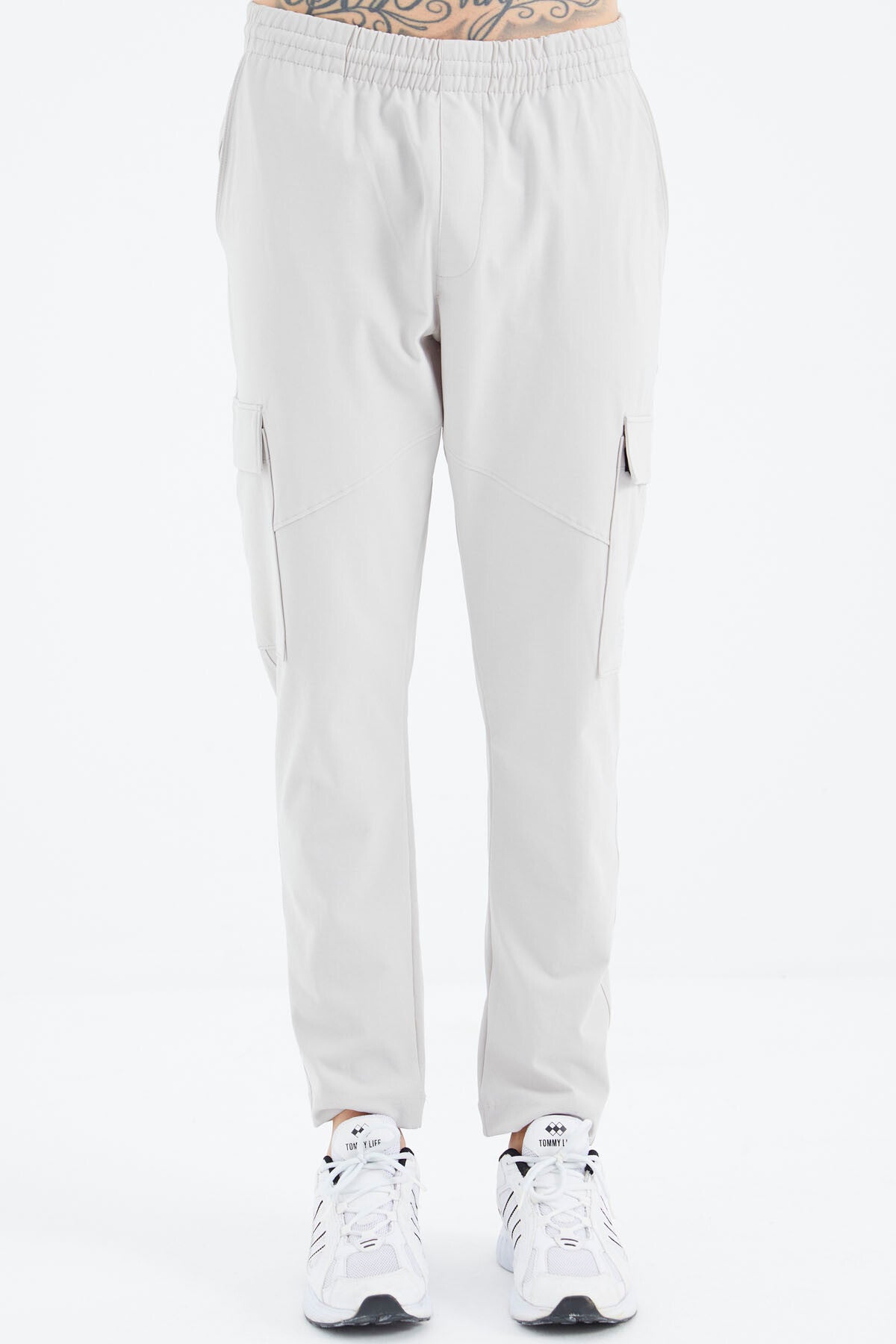 <tc>Pantalon de survêtement pour homme à la coupe décontractée, avec lacets et poches - 84998</tc>