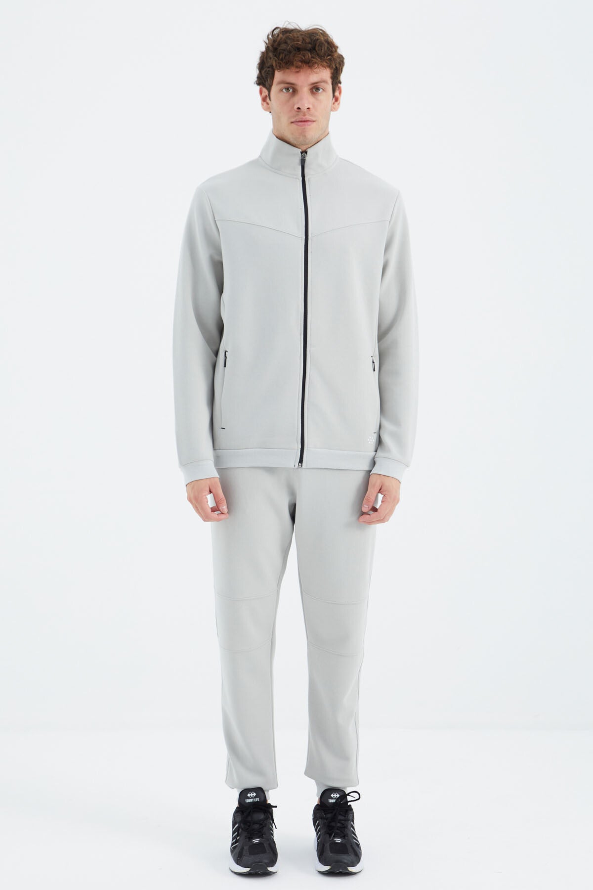 <tc>Ensemble de survêtement pour homme en mélange de gris, col montant, avec poches cachées et coupe décontractée - 85220</tc>