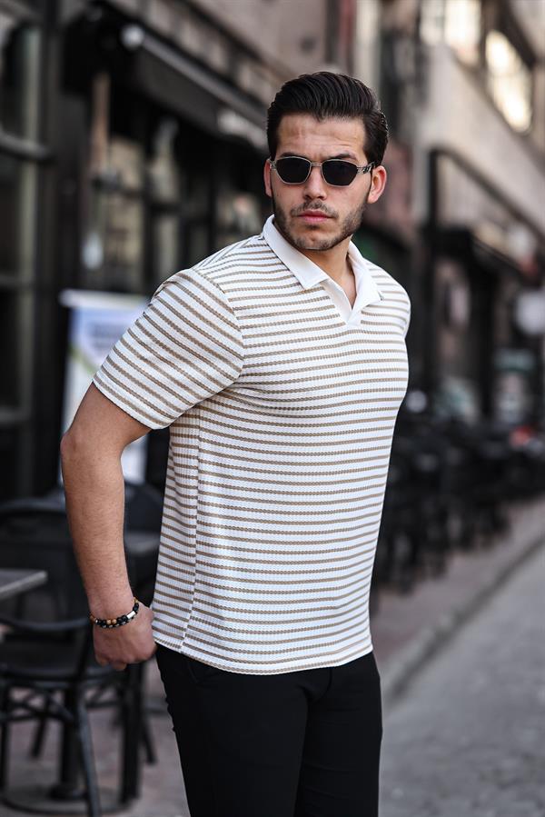 <tc>T-shirt en tricot à col polo en V.</tc>