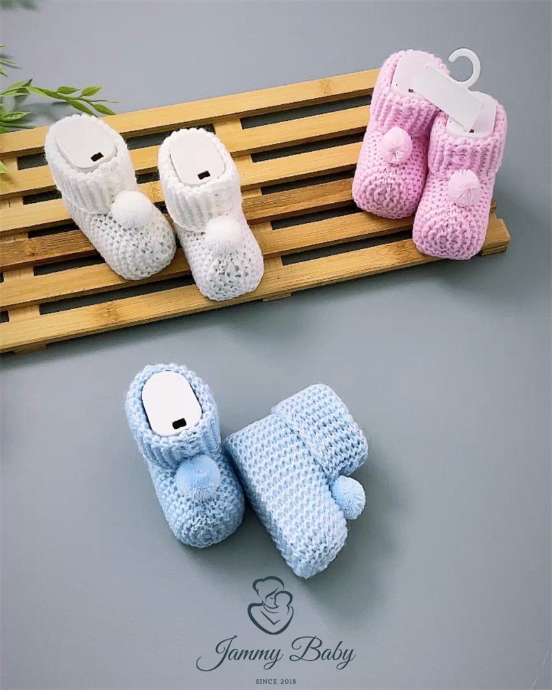 pompom knitwear booties