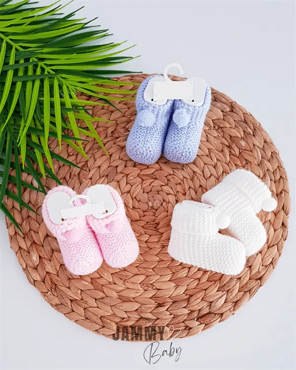 Chaussons Bébé en Maille avec Pompons