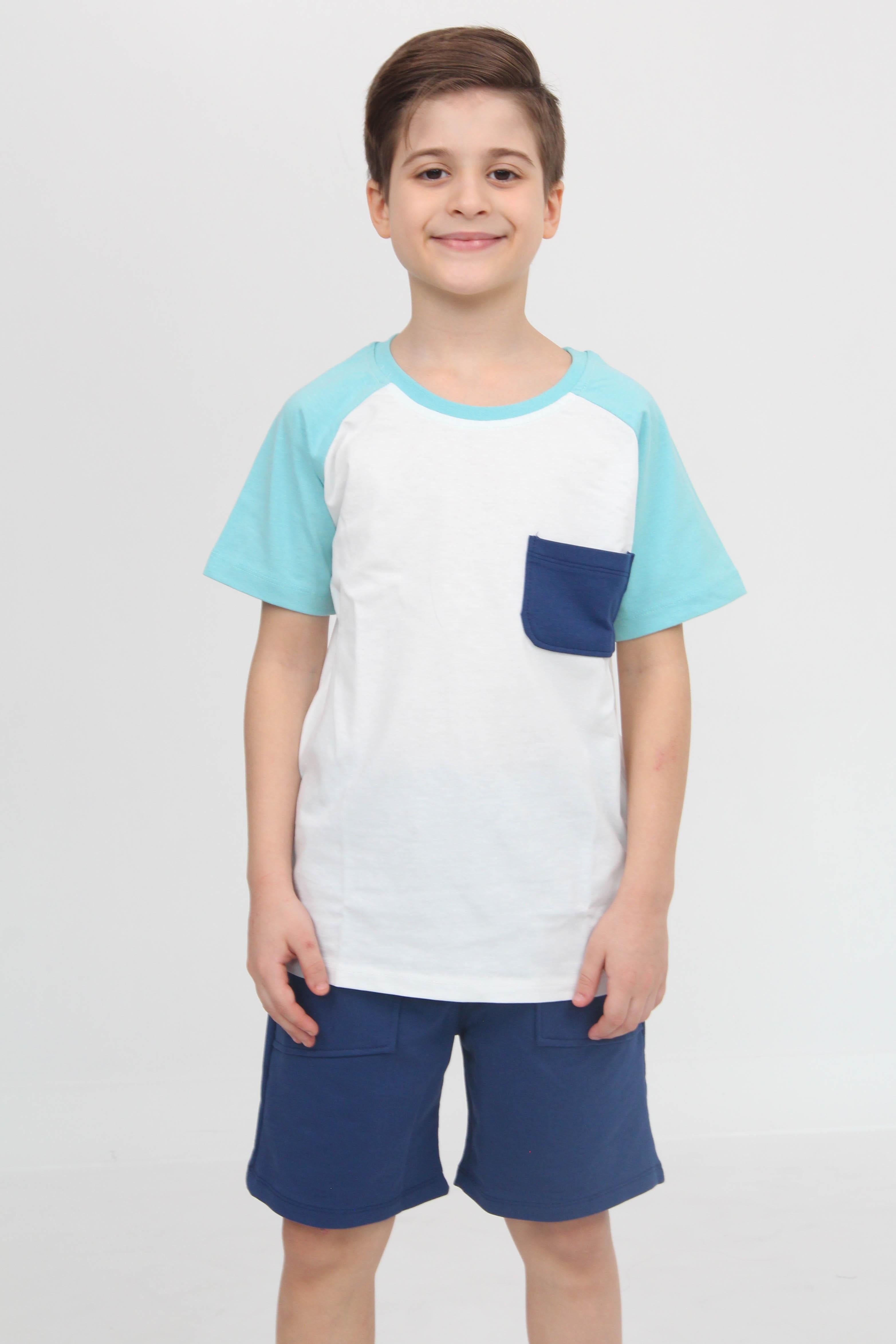 <tc>Ensemble pour garçon : T-shirt à manches raglan avec poches et short</tc>