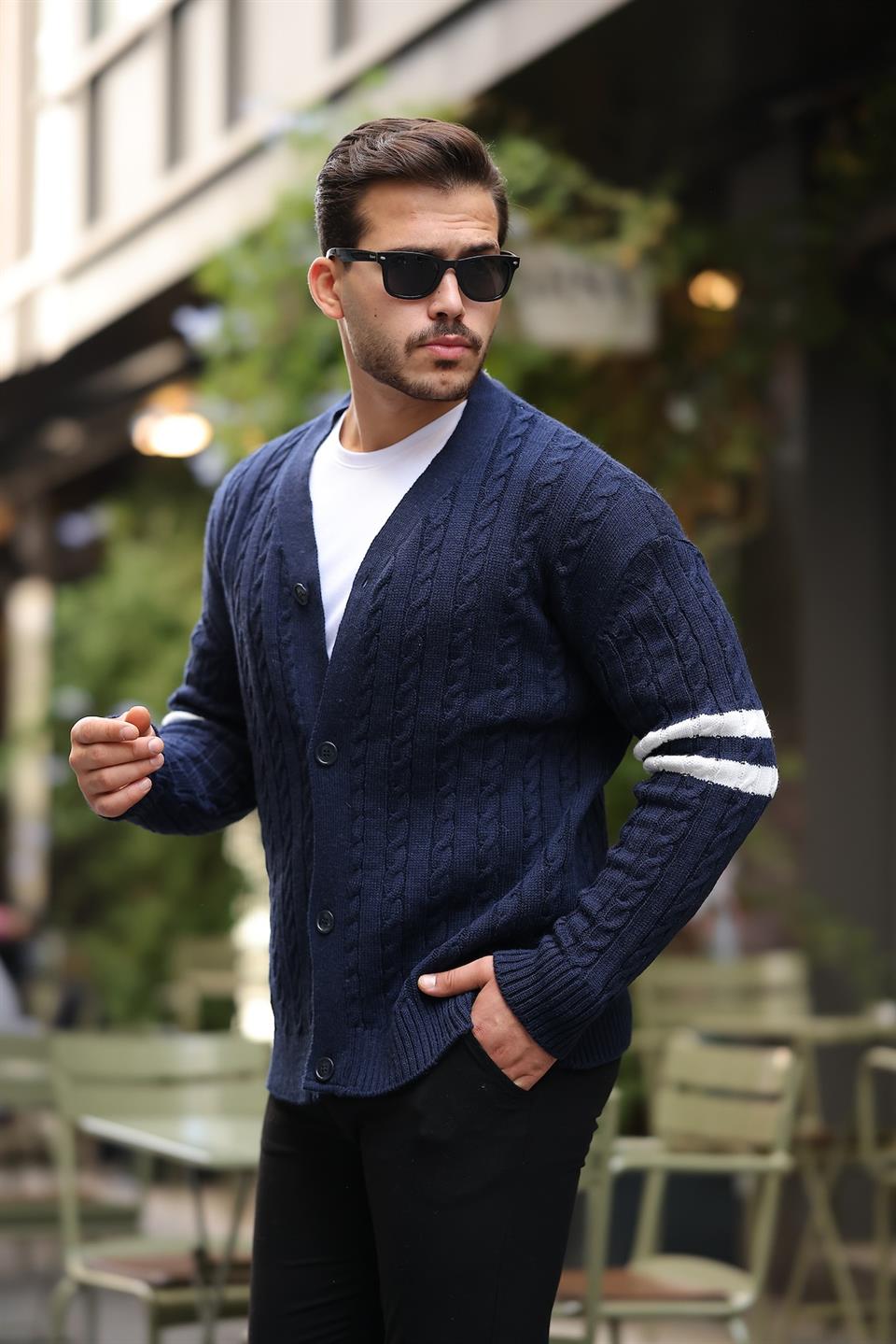 <tc>Cardigan en tricot à manches torsadées avec bandes détaillées</tc>