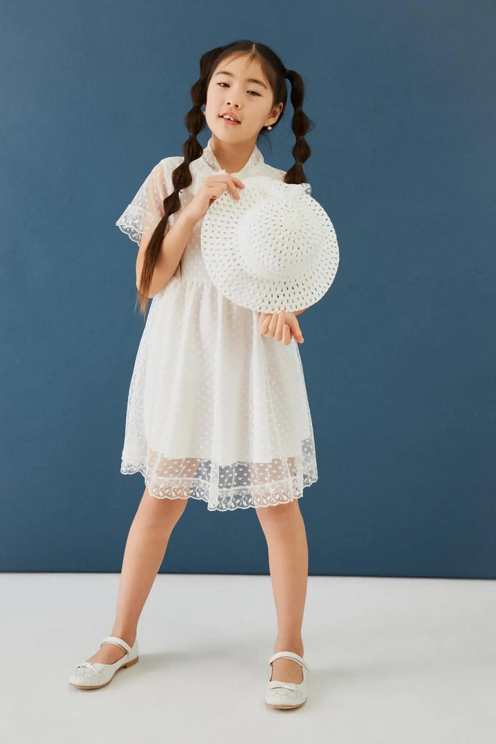 Robe Fille Blanche en Mousseline avec Chapeau et Col Hôtesse