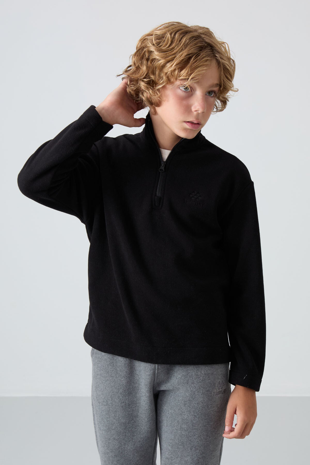 <tc>Sweatshirt Garçon en Polaire Épaisse à Texture Douce, Brodé et Coupe Standard - 11221</tc>