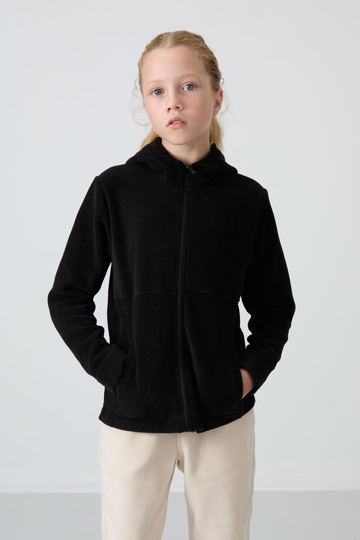 <tc>Sweatshirt Fille en Polaire Épaisse à Texture Douce, Brodé et Coupe Standard - 75152</tc>