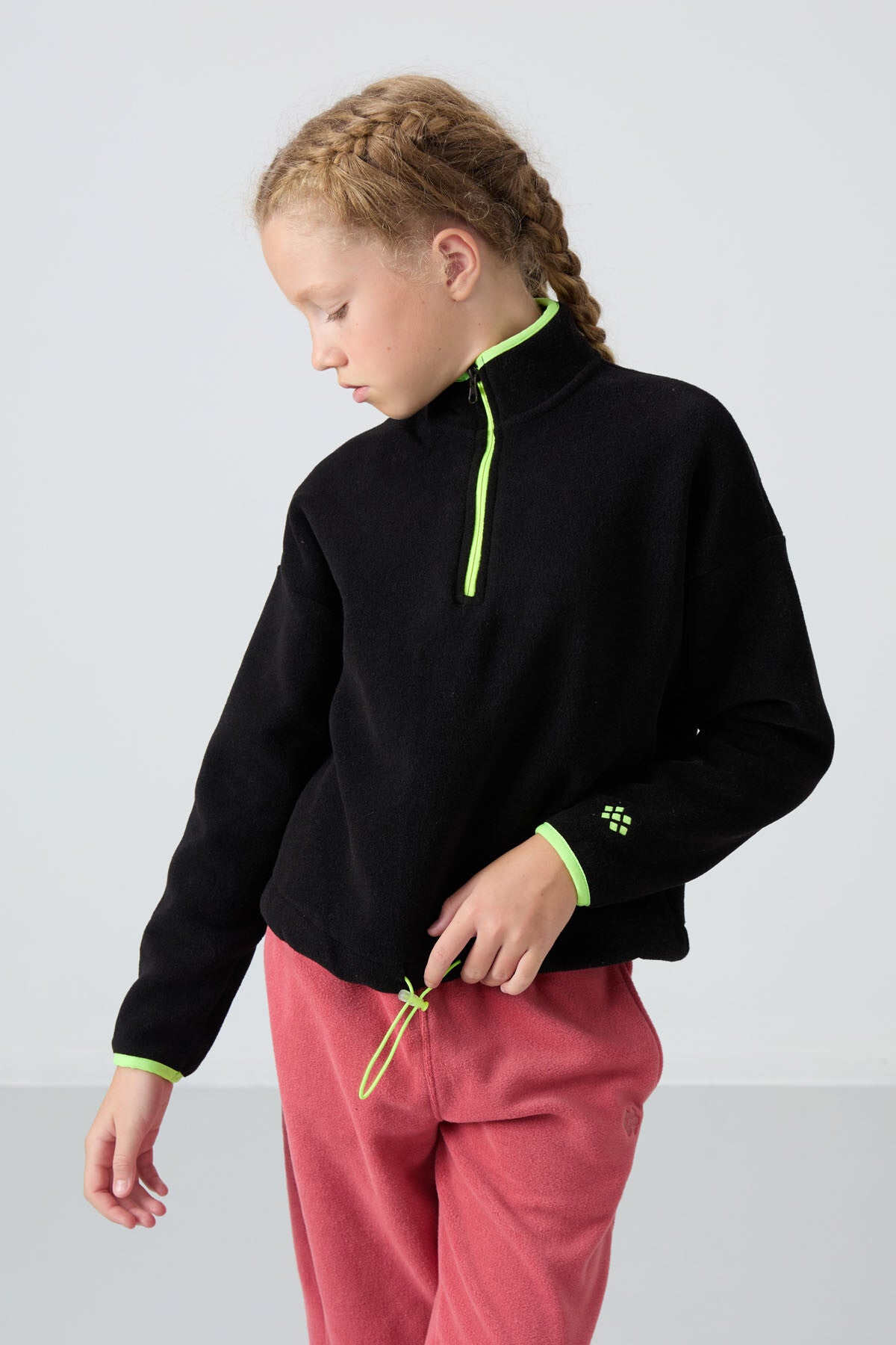 <tc>Sweatshirt Fille en Polaire Épaisse à Texture Douce, Brodé et Coupe Standard - 75151</tc>