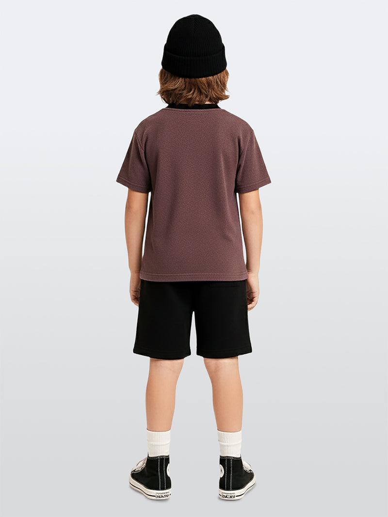 Ensemble garçon 2 pièces t-shirt imprimé street style et short – Look moderne et confortable